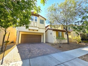 Building Photo - 2 Story 3 Bedroom House Durango and Farm