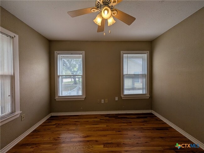 Building Photo - 1185 W Mill St