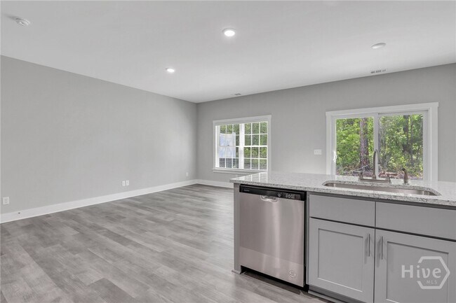 Building Photo - 105 Sherwood Ct