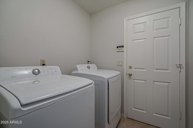 Building Photo - 8844 W Cavalier Dr