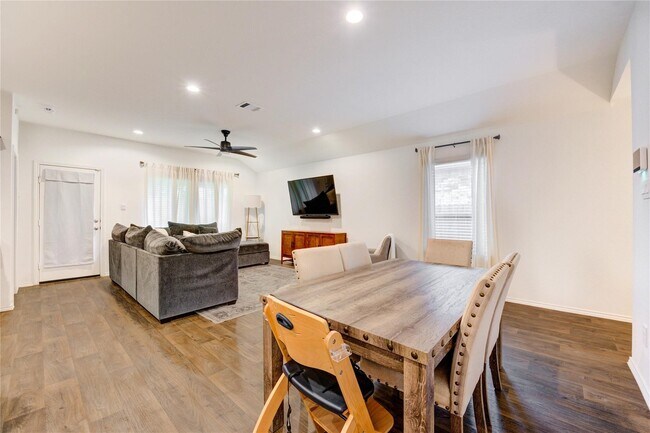 Building Photo - 21577 Starry Night Dr