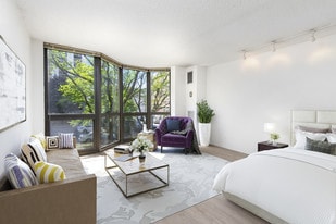 STUD Tier '07 - 1000 N. LaSalle