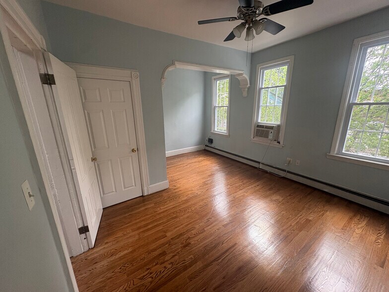 Master Bedroom - 316 1/2 Webster Ave