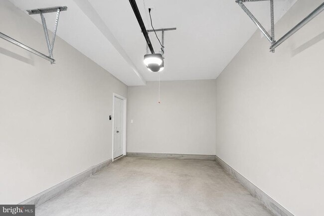 Building Photo - 15297 Westham Ct