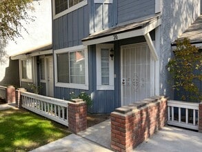 Building Photo - Southwest Bakersfield