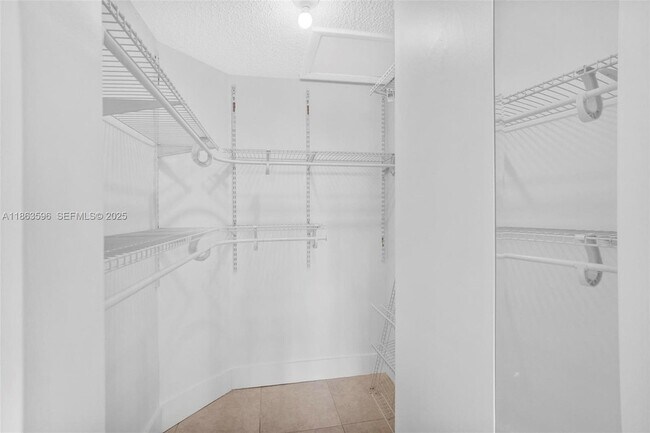 Building Photo - 15549 Miami Lakeway N