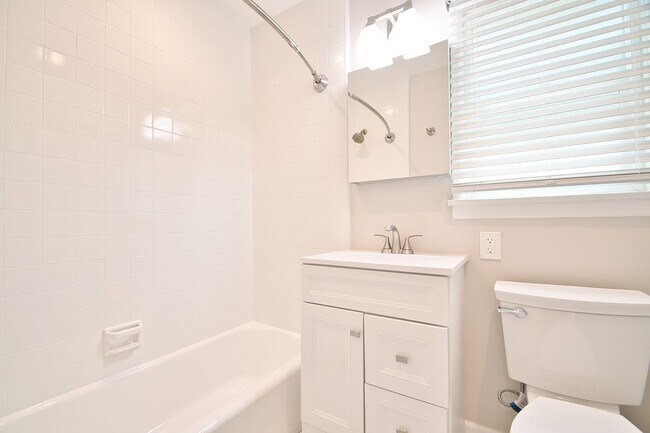 Building Photo - 1336