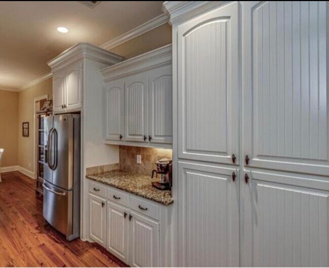 Building Photo - 265 Fieldstone Ln