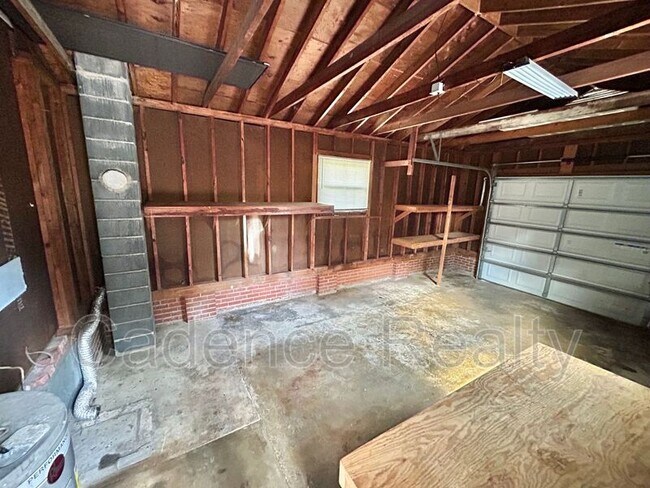 Building Photo - 766 Timber Ln