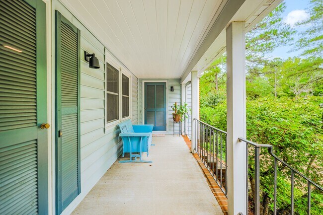 Building Photo - Great Renovated Duplex Flat for rent in We...