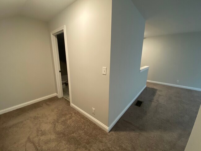 Building Photo - 6645 Woods Mill Dr
