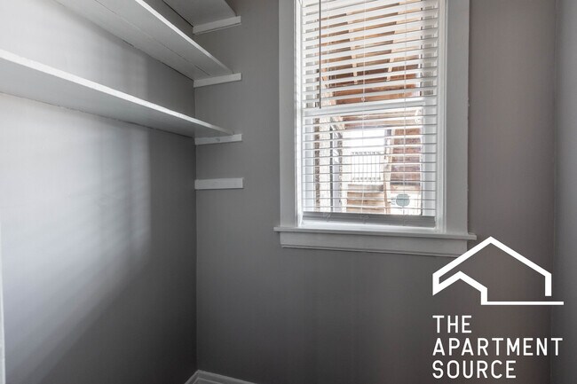 Building Photo - 3823 N Drake Ave