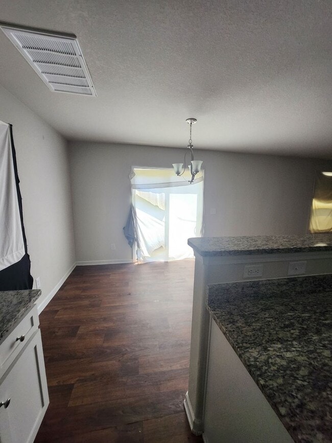 Building Photo - Beautiful End Unit in Paw Creek Village