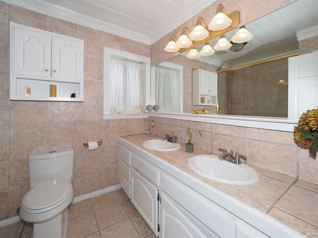 Building Photo - 612 Codding Dr