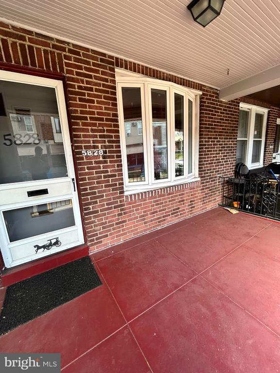 Building Photo - 5828 N American St