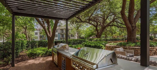 Building Photo - 12100 Metric Blvd