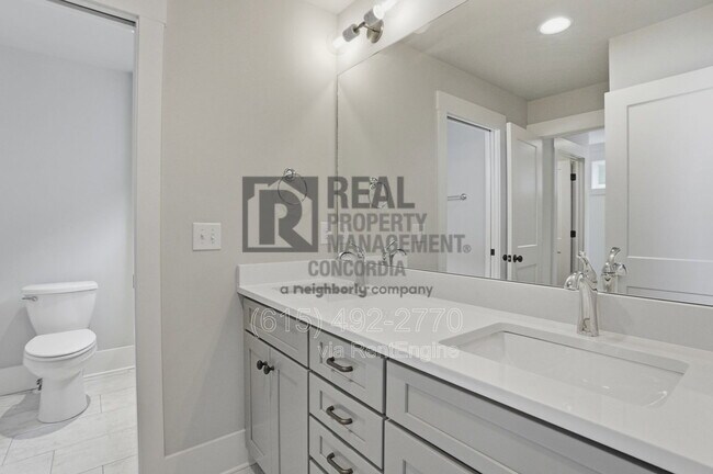 Building Photo - 1607 10th Ave N