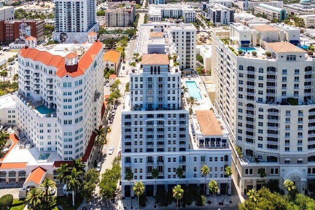 Building Photo - 255 Evernia St