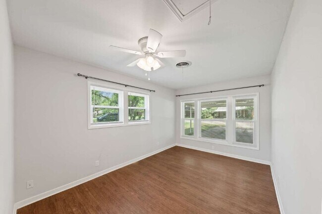 Building Photo - 5601 N Schilder Dr