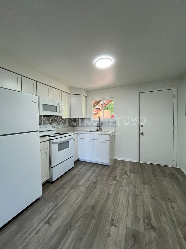 Building Photo - 670 S 500 E