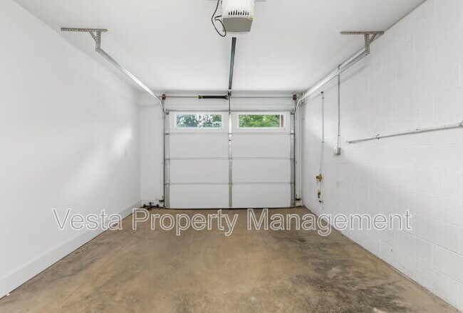 Building Photo - 125 Waynesville Ave