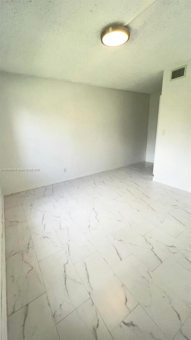 Building Photo - 11453 NW 39th Ct
