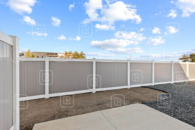 Building Photo - 224 Woodlawn Ln
