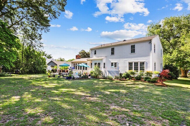 Building Photo - 206 Ramblewood Dr