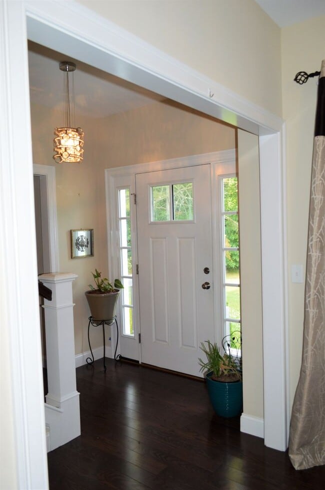Building Photo - Spacious Four-Bedroom House in the Heart o...