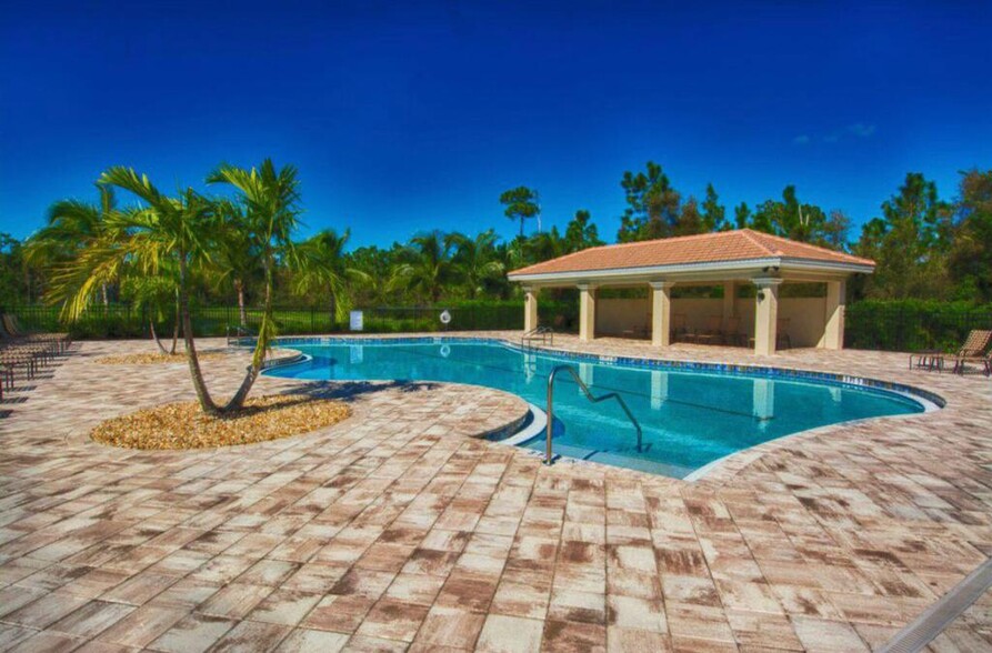 Community Pool - 4095 Wilmont Pl