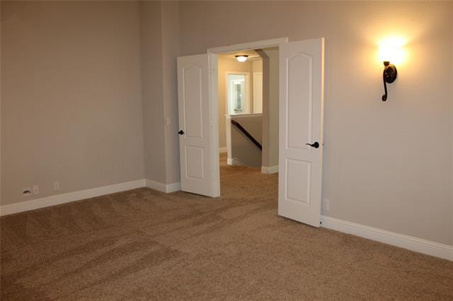 Building Photo - 1402 Welch Dr