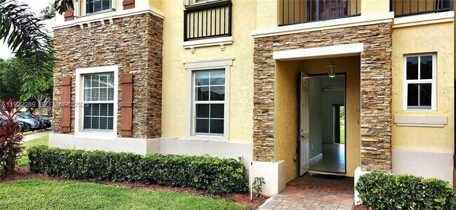 Building Photo - 3350 NE 13th Cir Dr