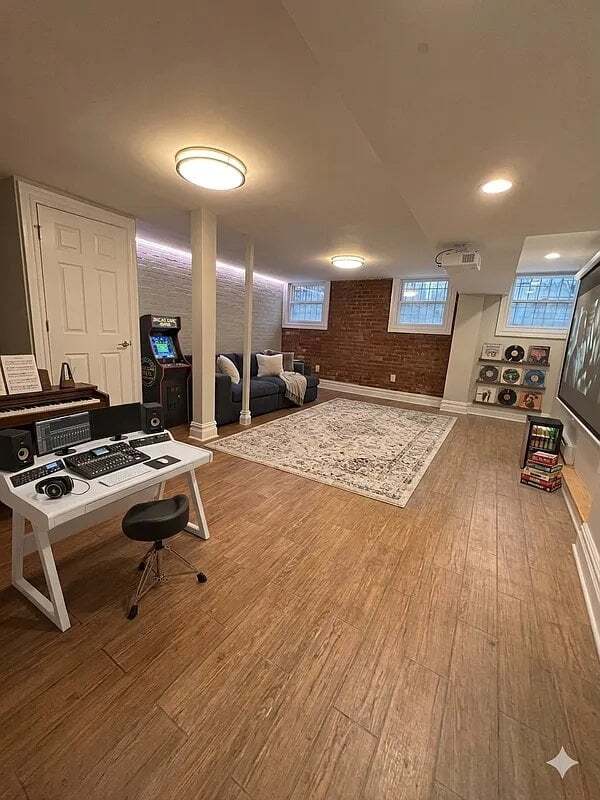 Building Photo - 315 Lincoln Pl