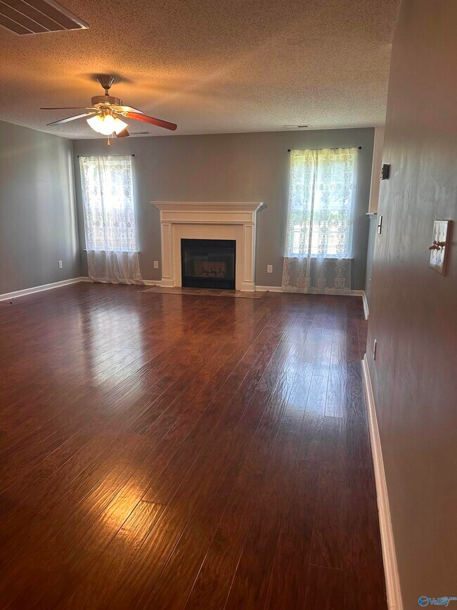 Building Photo - 4804 SE Brownston Ct