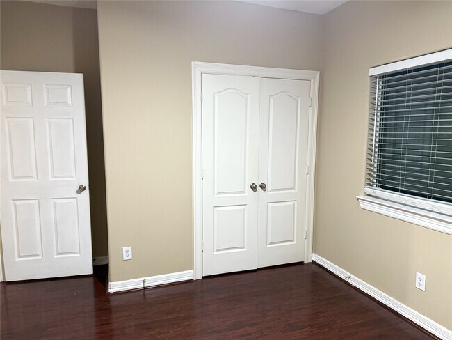 Building Photo - 10904 Panther Ct