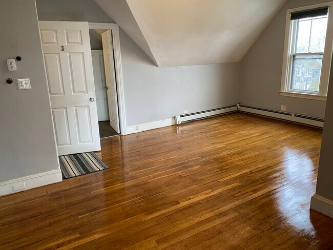 Livingroom - 109 Dean St