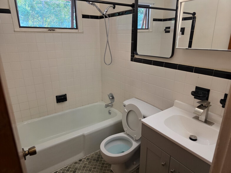 Bathroom - 1314 Belleville Rd