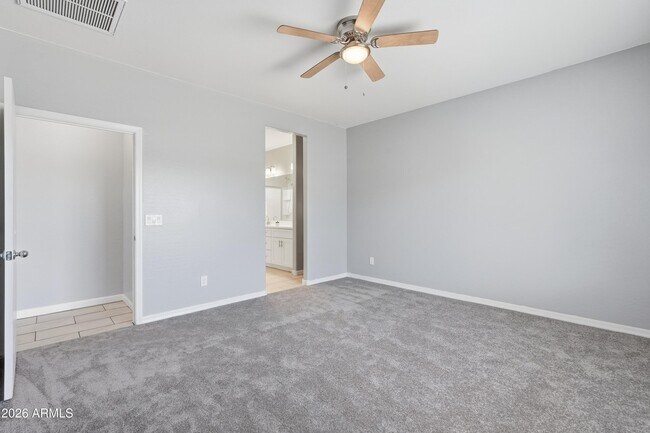 Building Photo - 1692 W Aztec Dr
