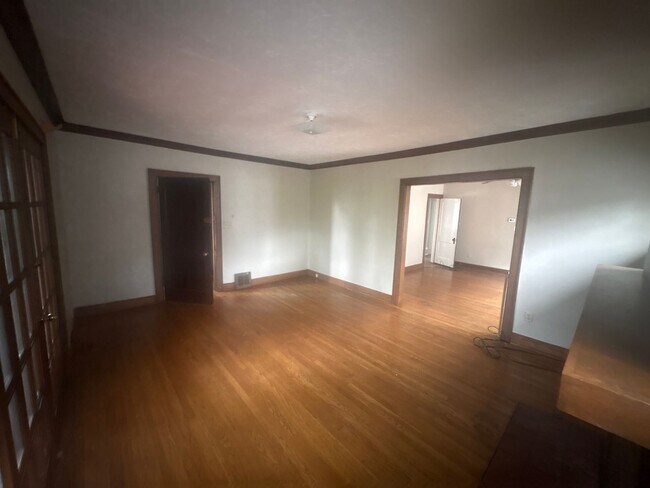 Building Photo - Edgewood2179