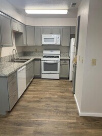 Building Photo - 663 Whiting St