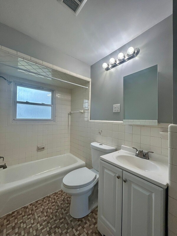 Building Photo - 1991 Moran Ave