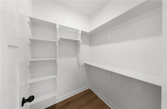 Building Photo - 601 Cosmos St