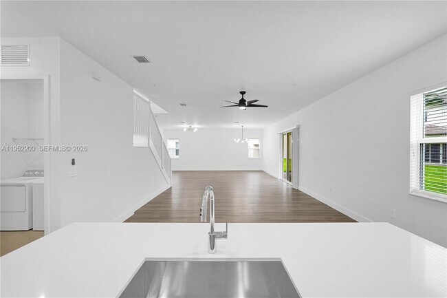 Building Photo - 4422 SW 122nd Ter