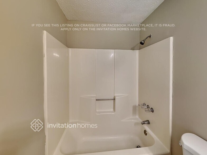 Building Photo - 7951 E Field Dr