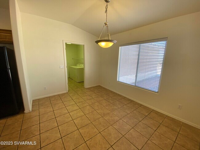 Building Photo - 1095 S Forest Ridge Dr