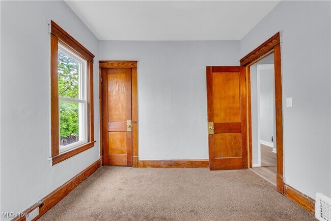 Building Photo - 3111 W 90th St