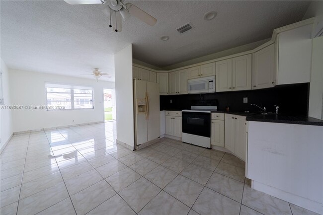 Building Photo - 2702 NW 51st Pl