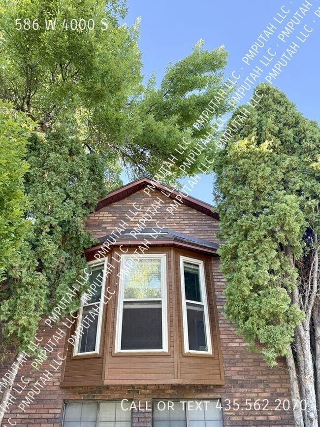 Building Photo - 586 4000 S