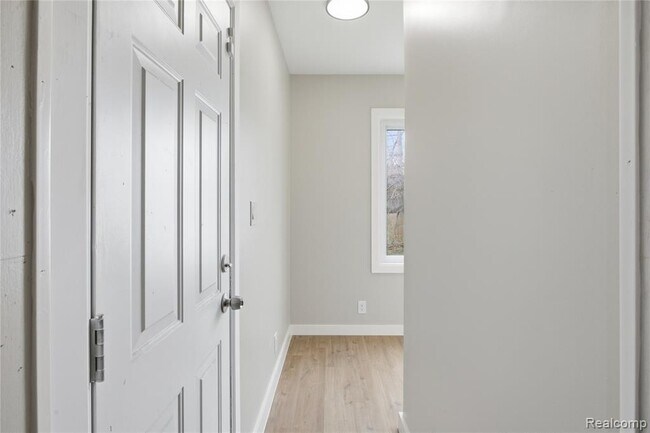 Building Photo - 14615 Winthrop St