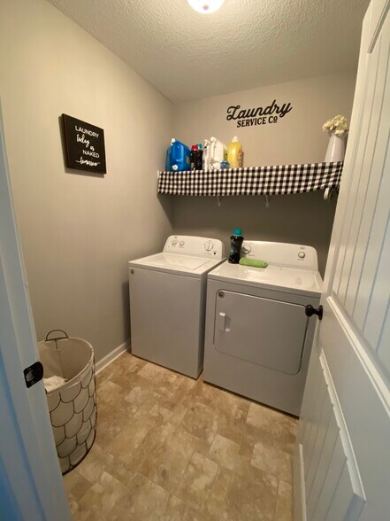 Building Photo - 1098 Marne Blvd